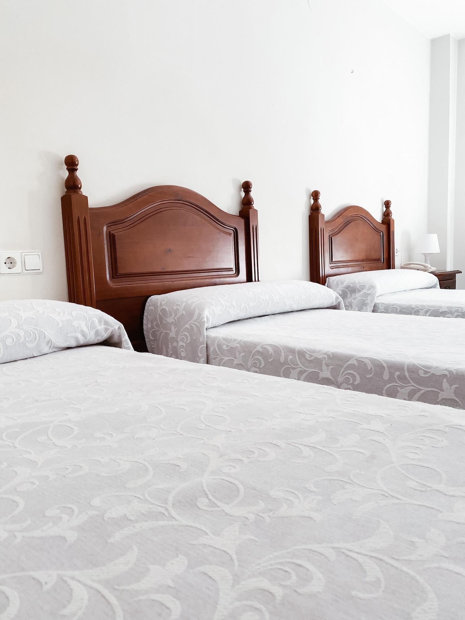 Hotel La Morena Фуeнхирола Екстериор снимка