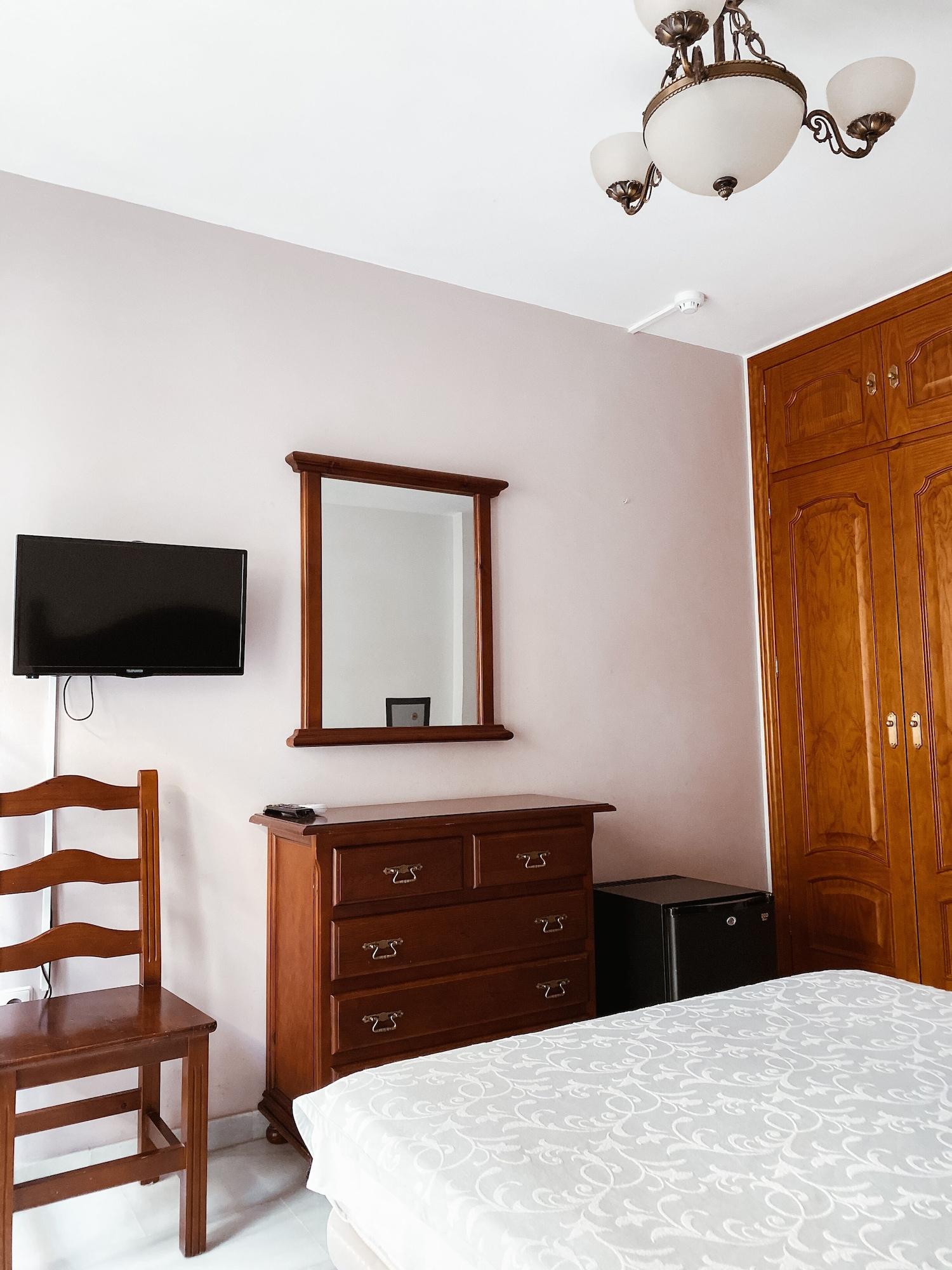 Hotel La Morena Фуeнхирола Екстериор снимка
