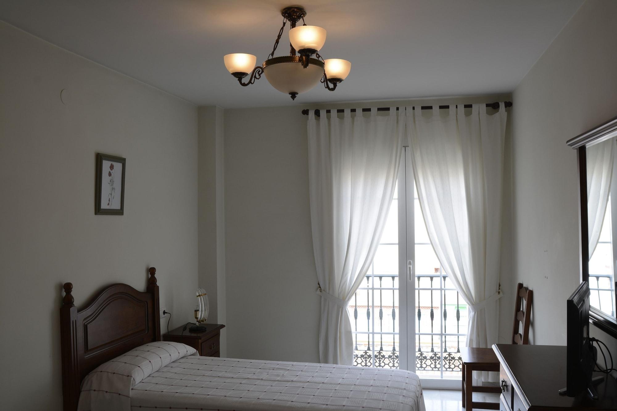 Hotel La Morena Фуeнхирола Екстериор снимка