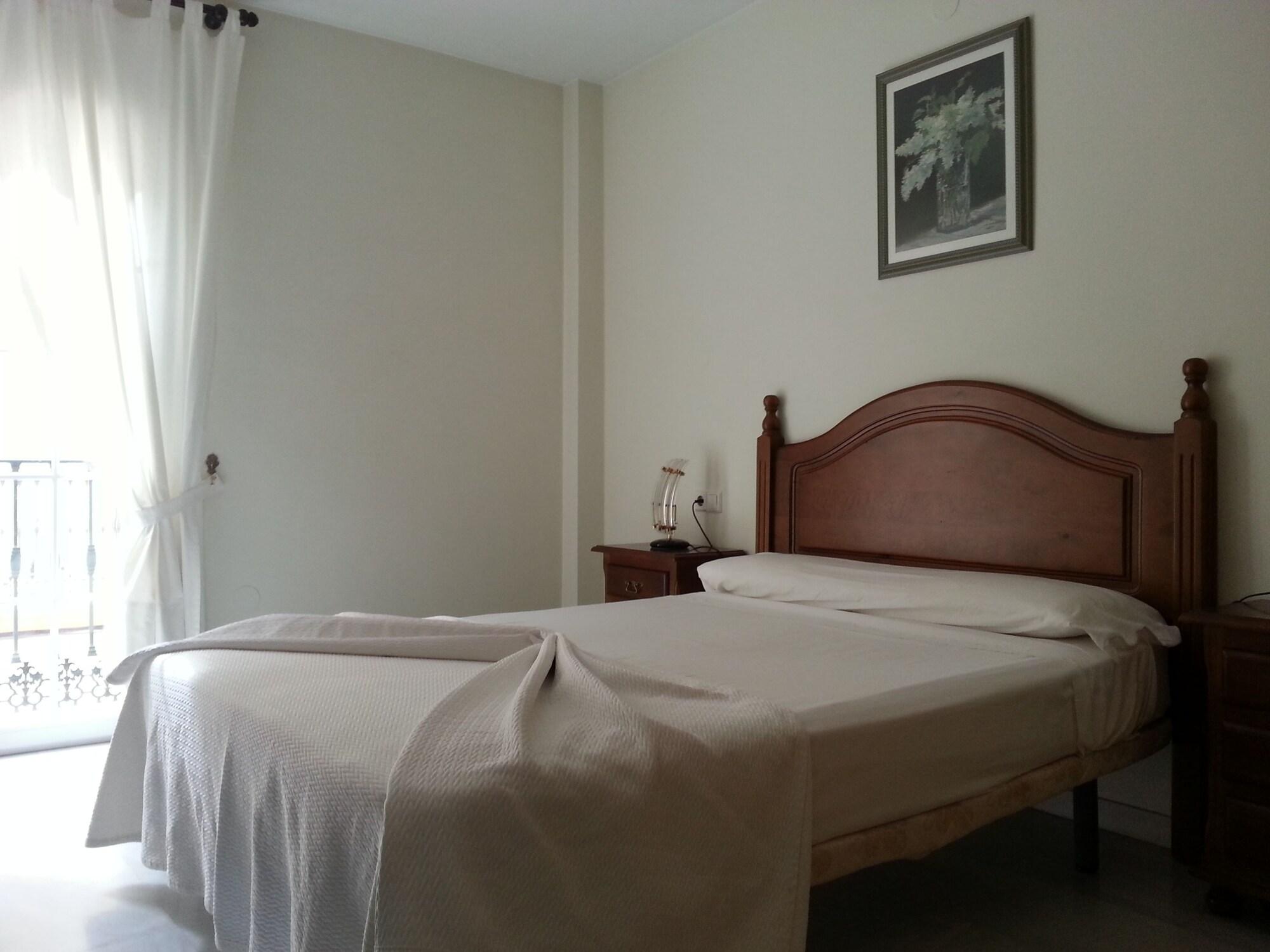 Hotel La Morena Фуeнхирола Екстериор снимка