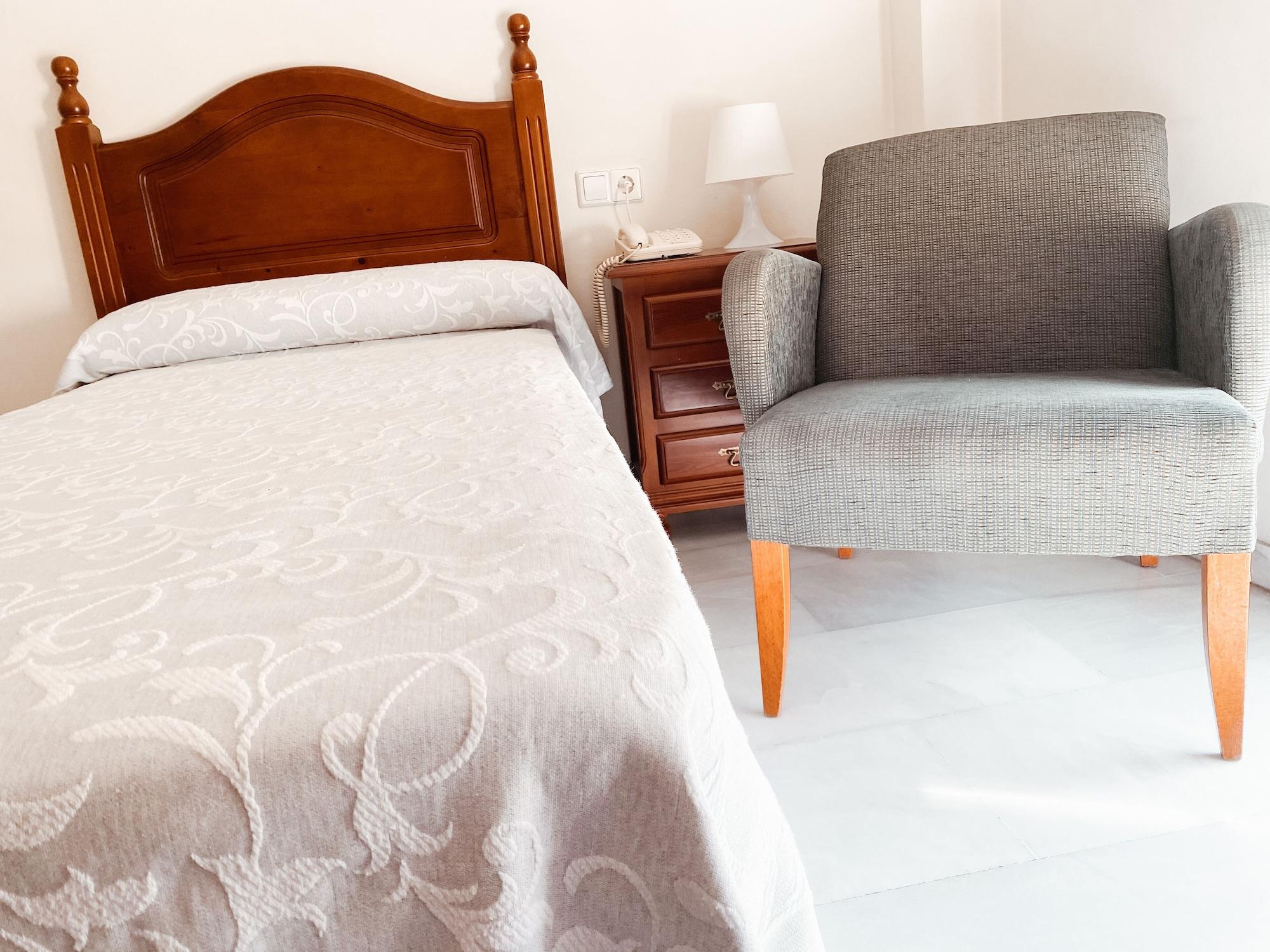 Hotel La Morena Фуeнхирола Екстериор снимка