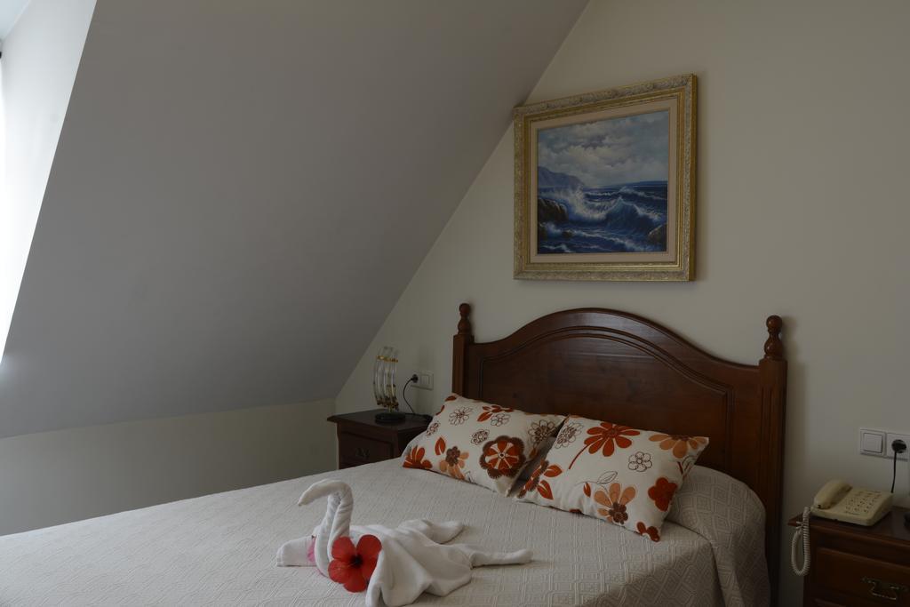 Hotel La Morena Фуeнхирола Стая снимка