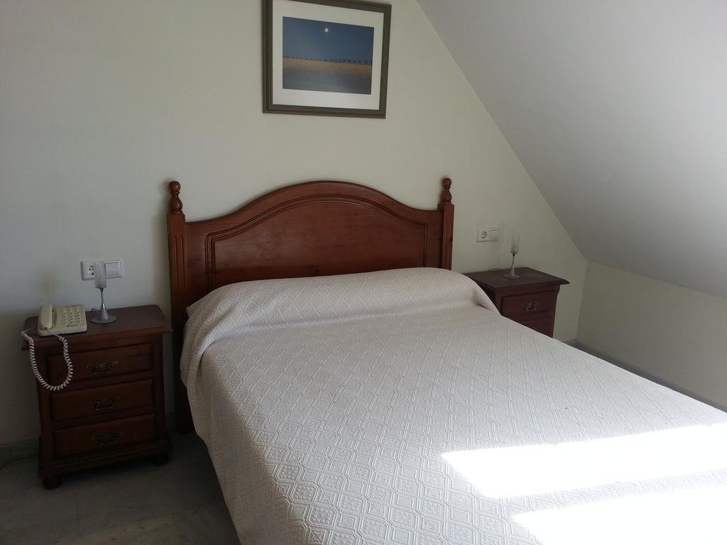 Hotel La Morena Фуeнхирола Екстериор снимка