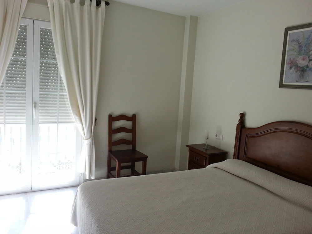 Hotel La Morena Фуeнхирола Екстериор снимка