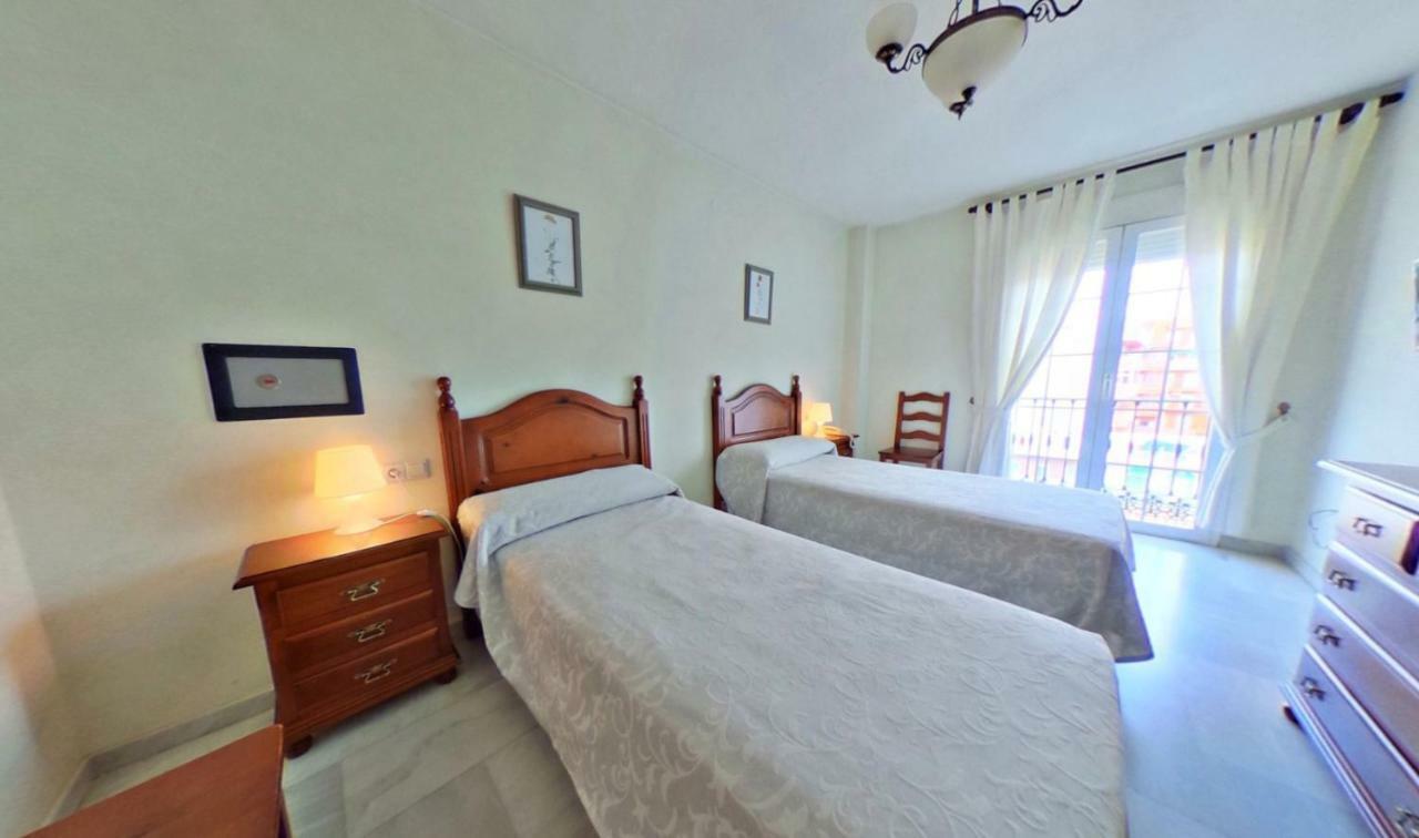 Hotel La Morena Фуeнхирола Екстериор снимка