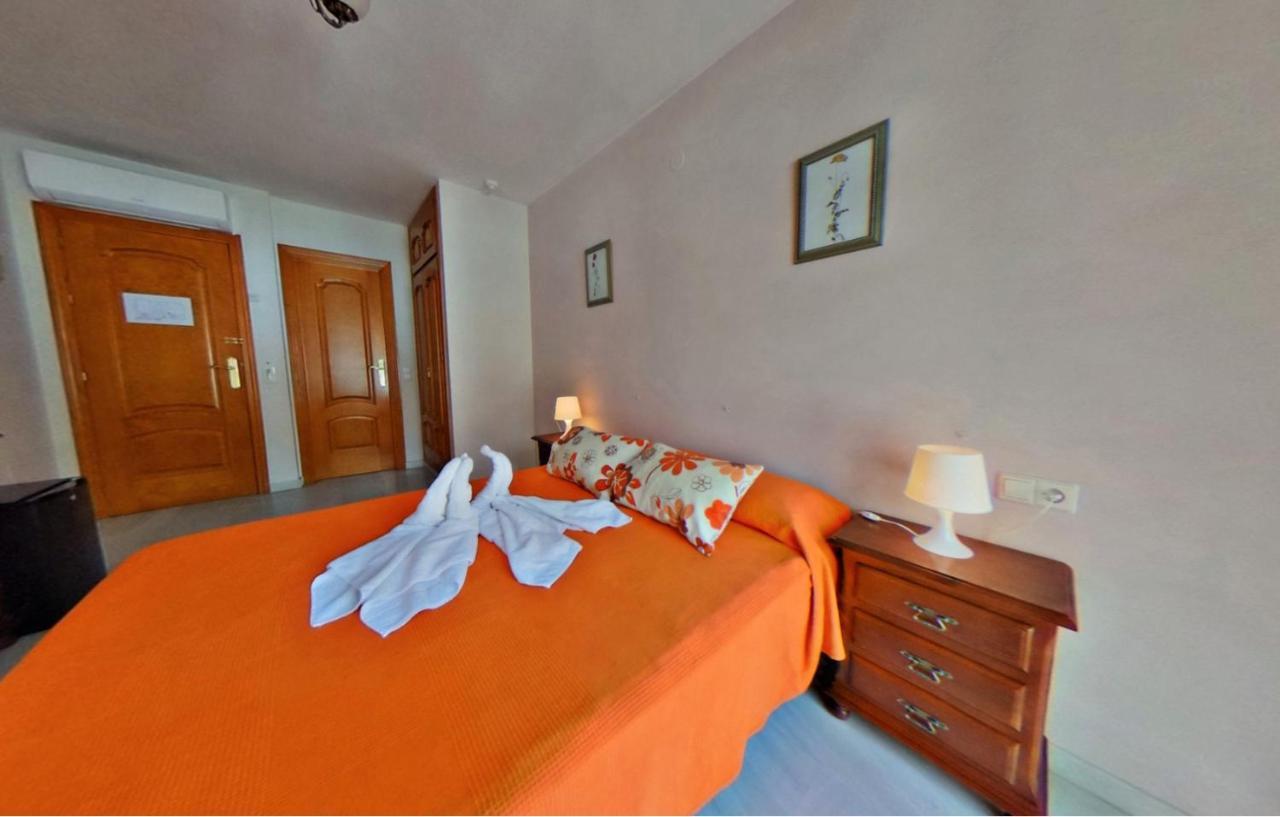 Hotel La Morena Фуeнхирола Екстериор снимка